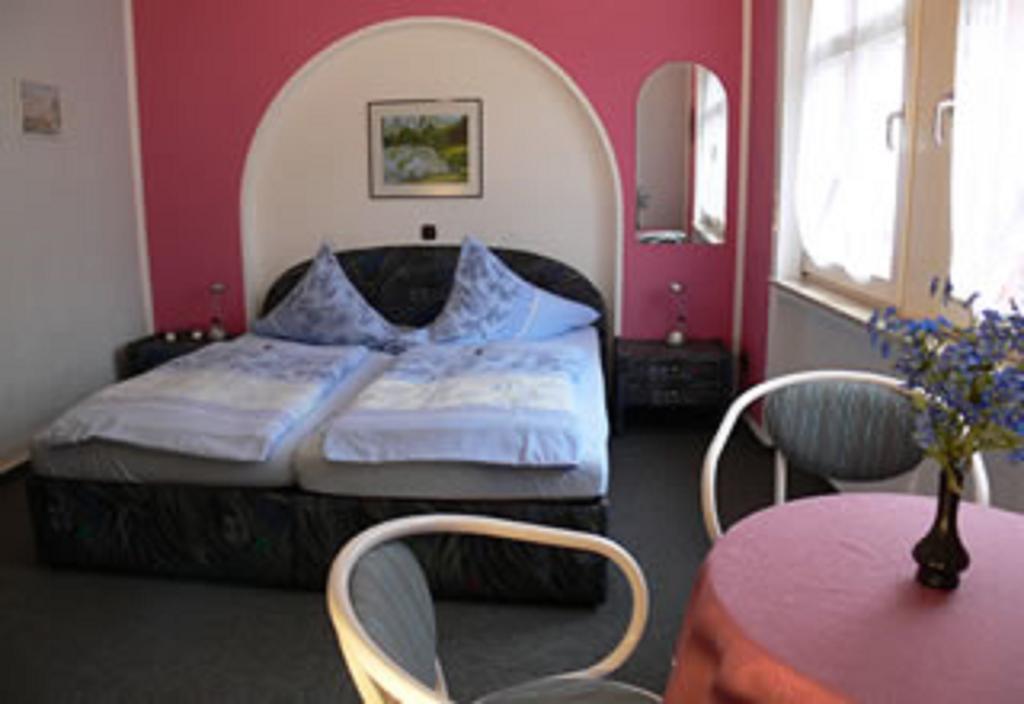 Pension-Elfi Maring-Noviand Room photo